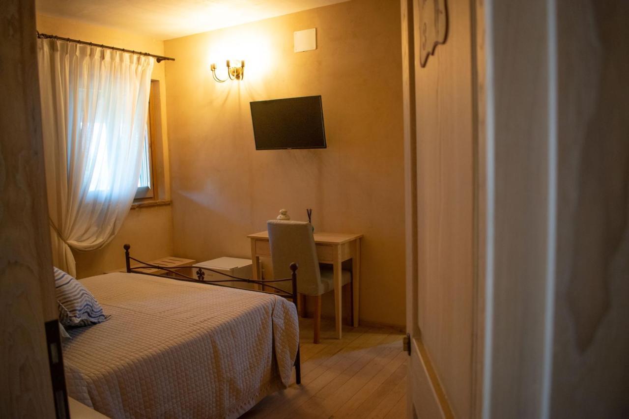 Camera Iris - B&B Antico Casale Монте-Сан-Б'яджо Екстер'єр фото